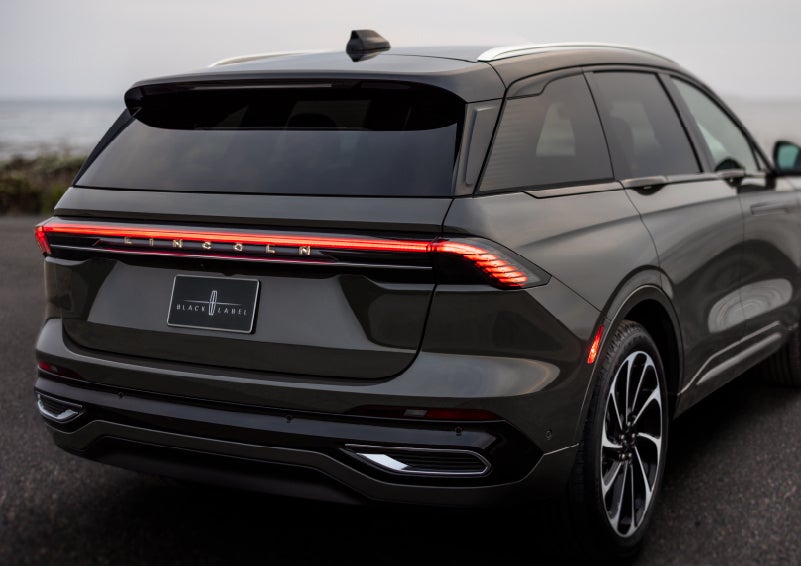 The rear of a 2024 Lincoln Black Label Nautilus® SUV displays full LED rear lighting. | Bayway Lincoln in Houston TX